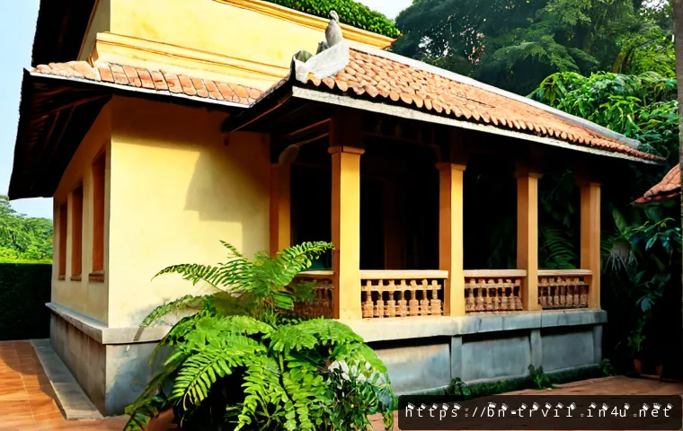전통주택의 발코니와 테라스 - Photorealistic traditional Bengali courtyard house with a carved wooden balcony overlooking a quiet ...